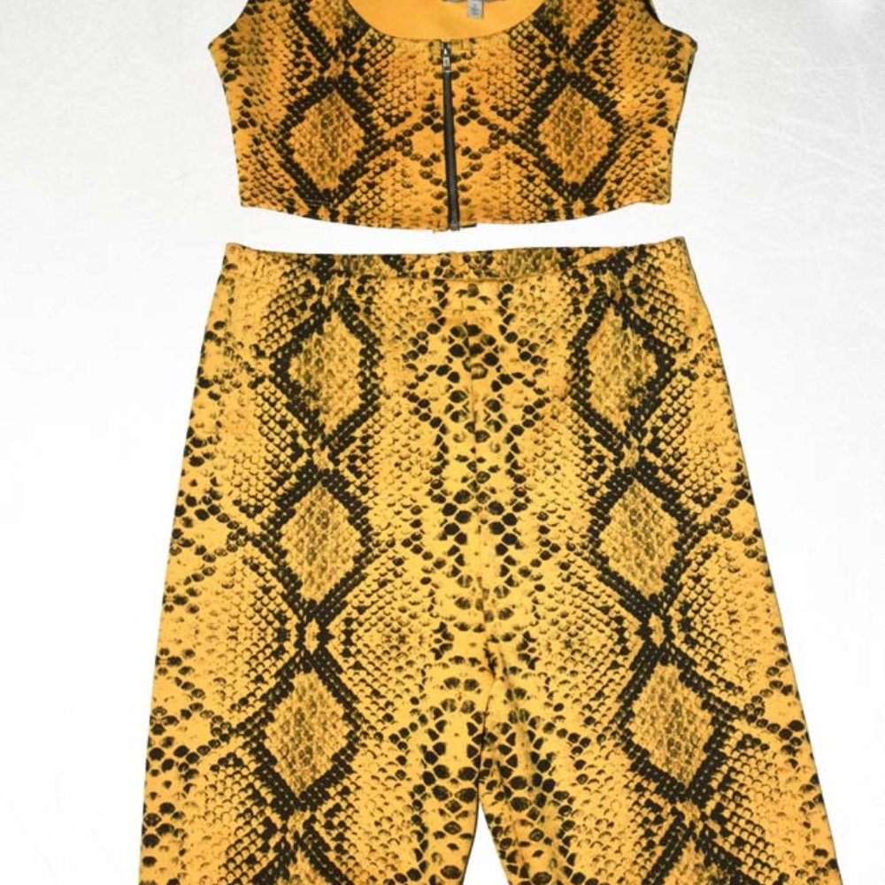 yellow snakeskin  print 2pc. short set